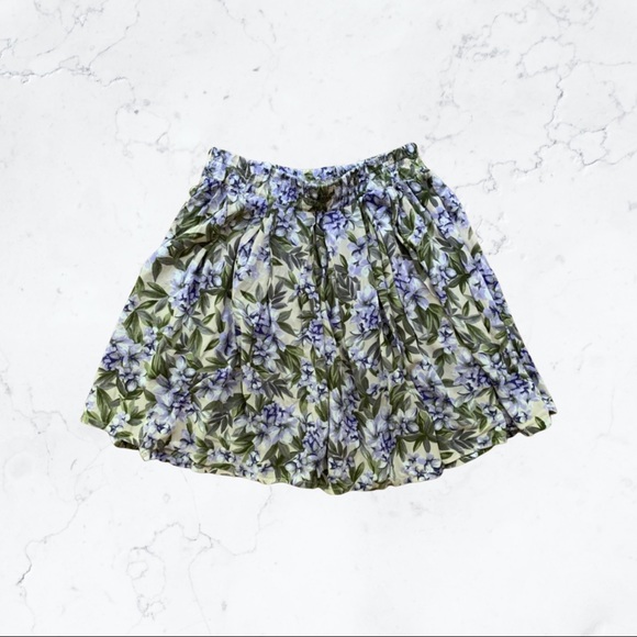 Brandy Melville Dresses & Skirts - Brandy Melville Floral Pleaded Skirt
